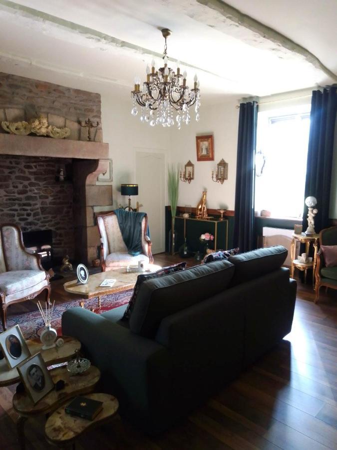 La Menardiere Serenitatis Chambre D'Hotes Petit Dejeuner Compris Corseul 外观 照片
